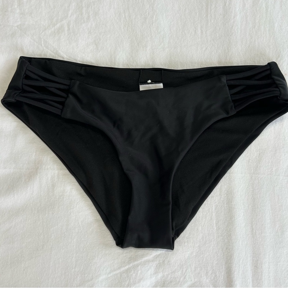 Xhilaration Women’s Black Bikini Bottoms Size S